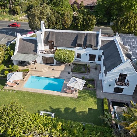 Die Rietdak - Reetdachhaus Mit Vier Schlafzimmern Cape Town Bagian luar foto