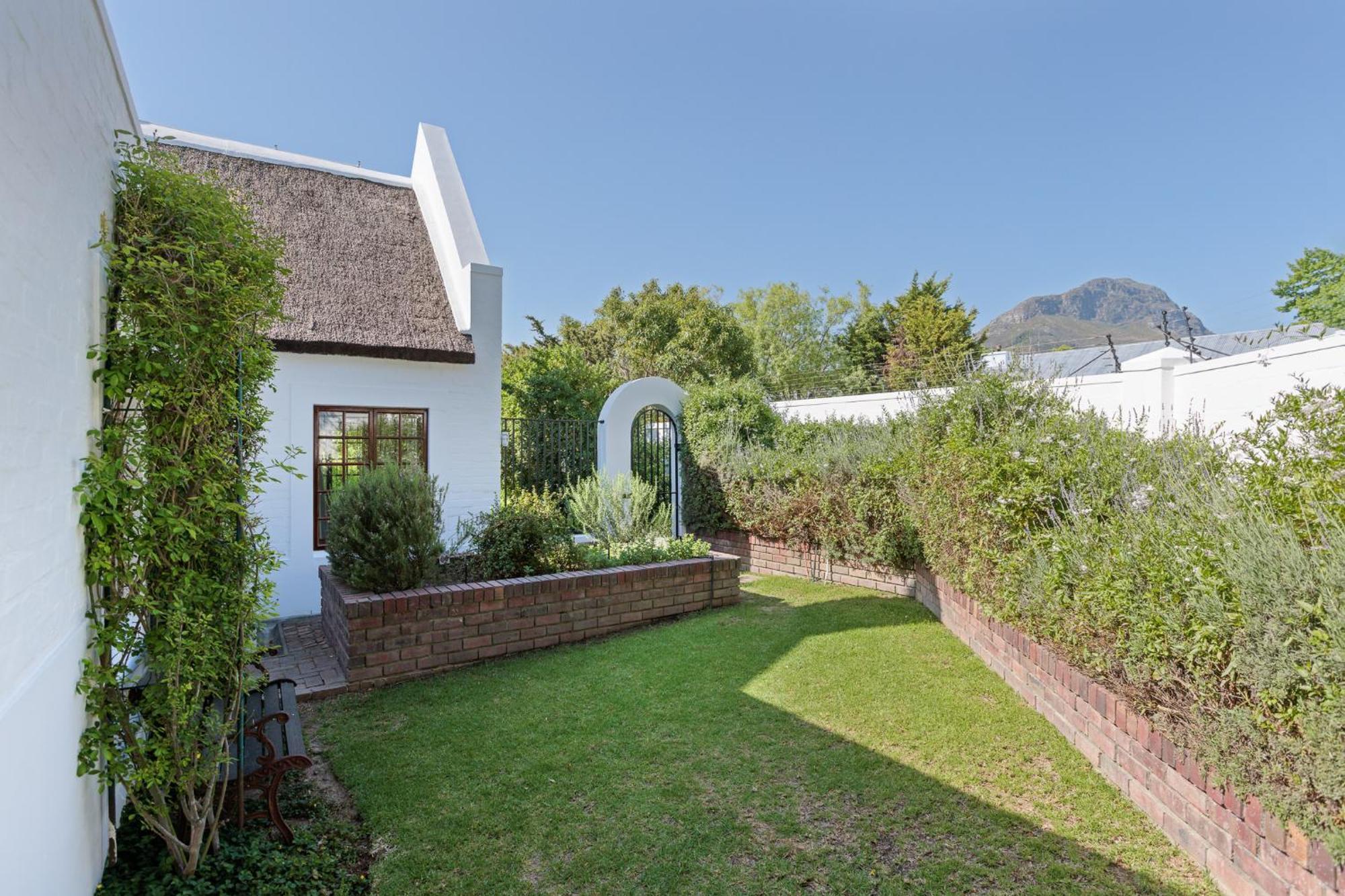 Die Rietdak - Reetdachhaus Mit Vier Schlafzimmern Cape Town Bagian luar foto
