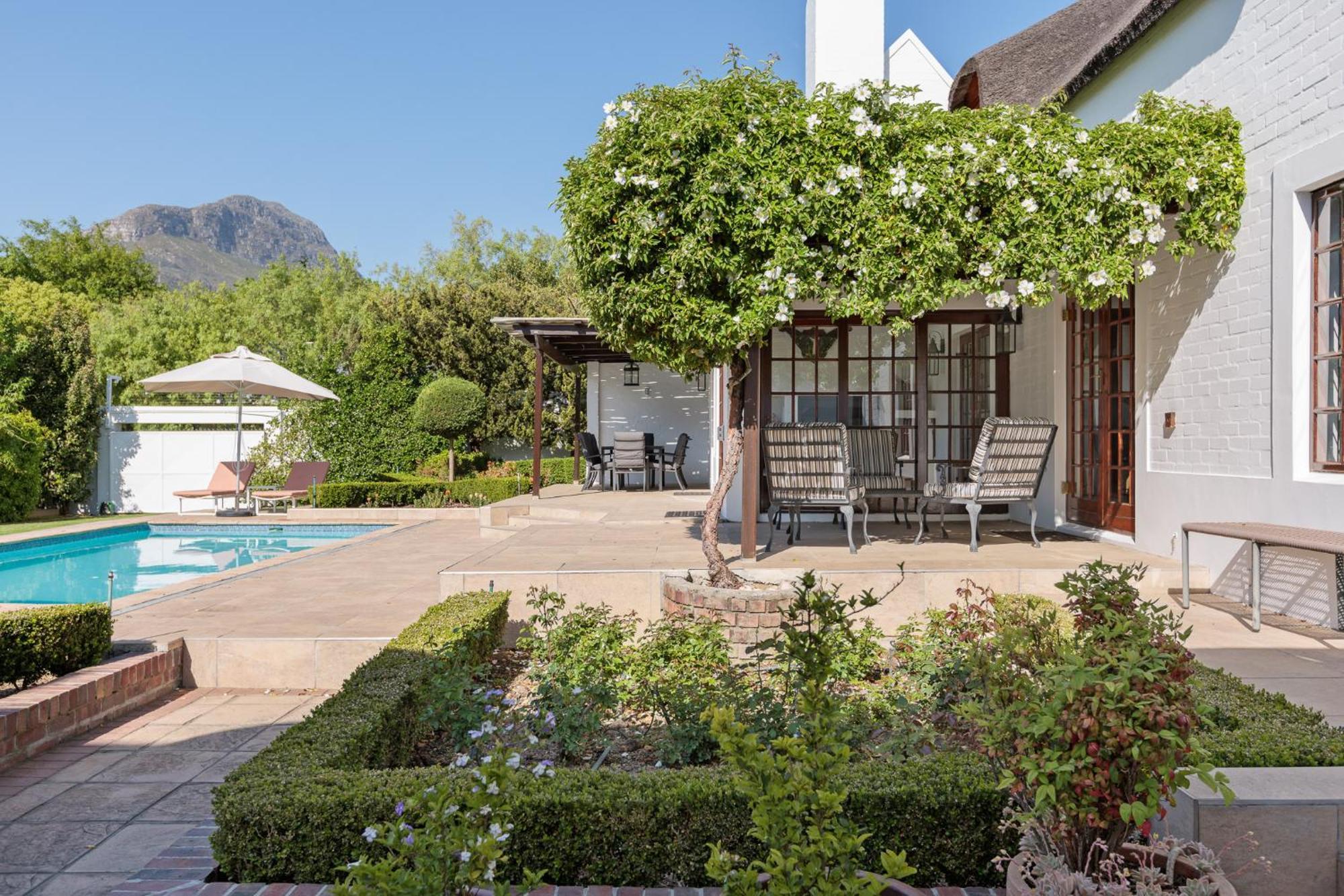 Die Rietdak - Reetdachhaus Mit Vier Schlafzimmern Cape Town Bagian luar foto