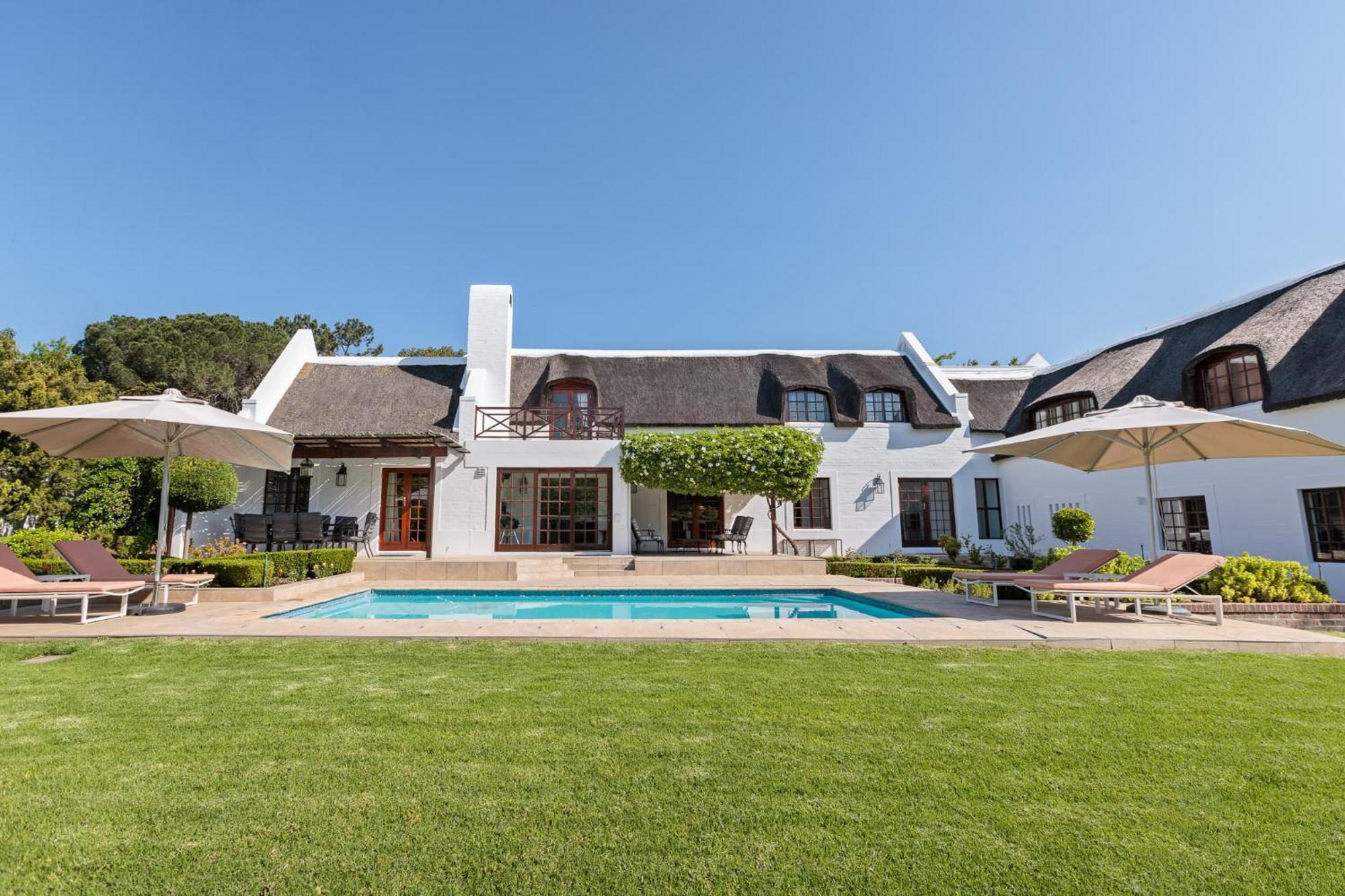 Die Rietdak - Reetdachhaus Mit Vier Schlafzimmern Cape Town Bagian luar foto