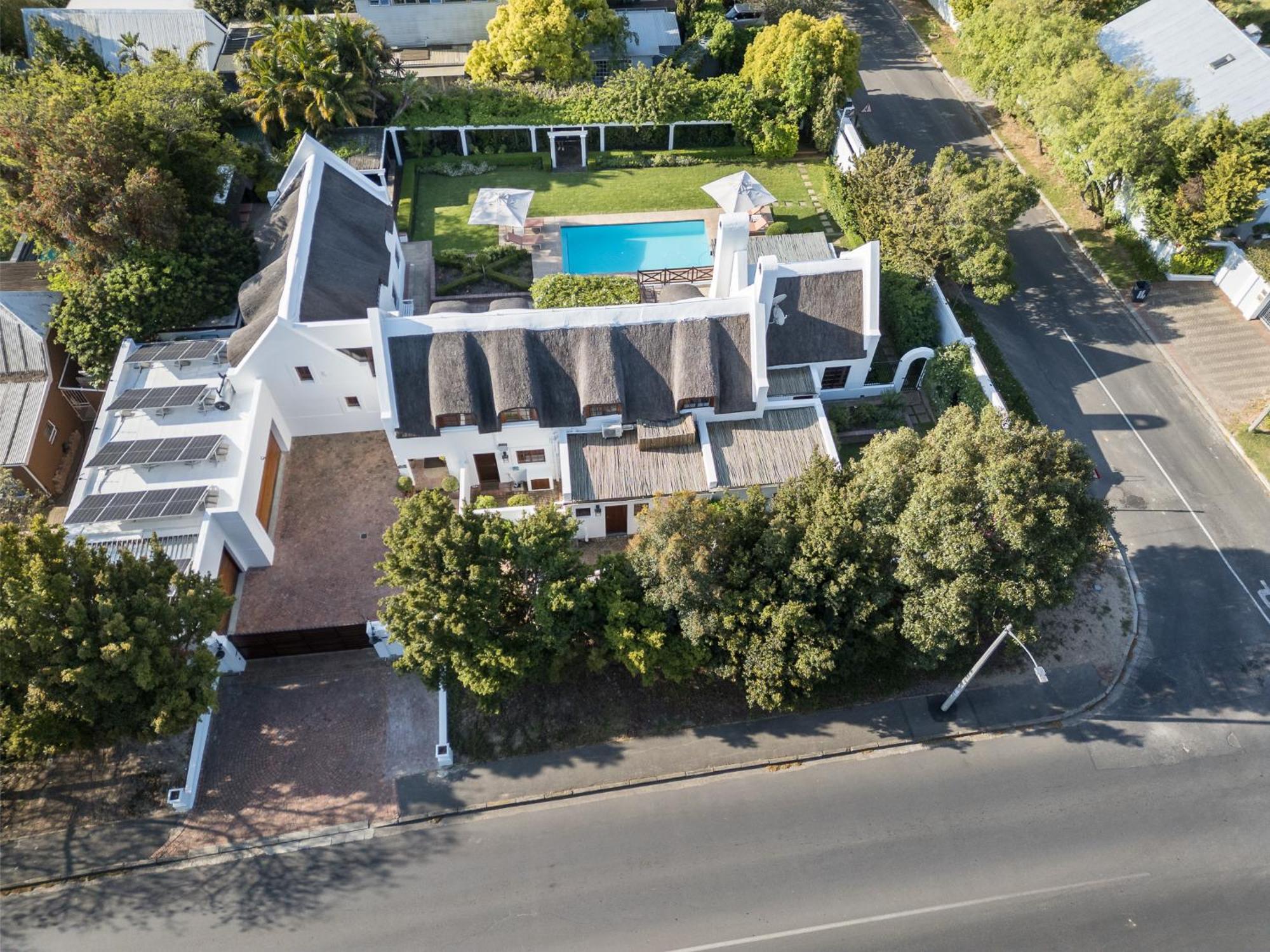 Die Rietdak - Reetdachhaus Mit Vier Schlafzimmern Cape Town Bagian luar foto