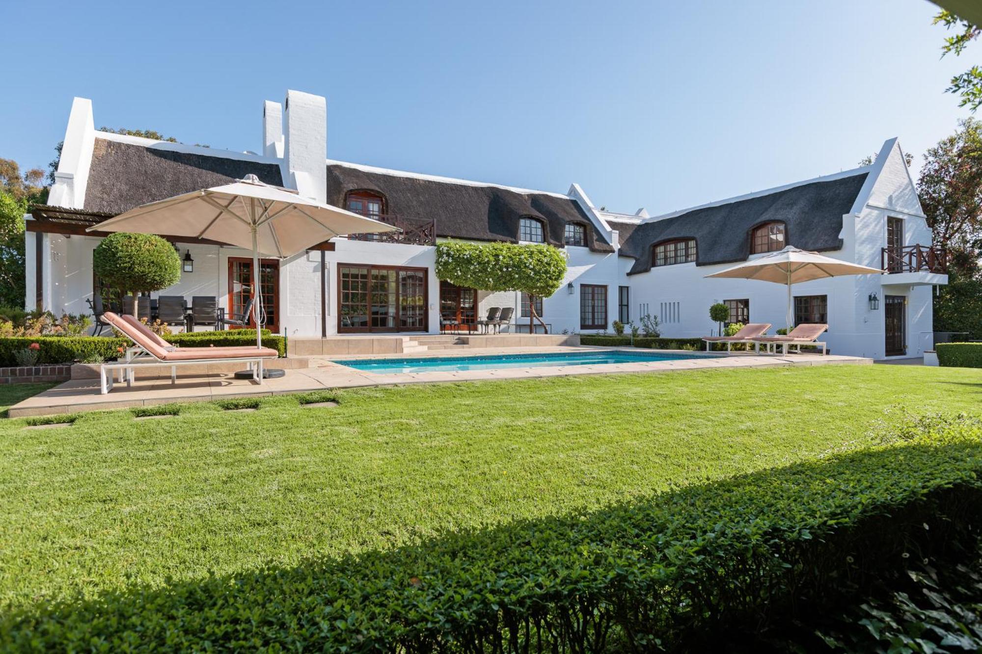 Die Rietdak - Reetdachhaus Mit Vier Schlafzimmern Cape Town Bagian luar foto