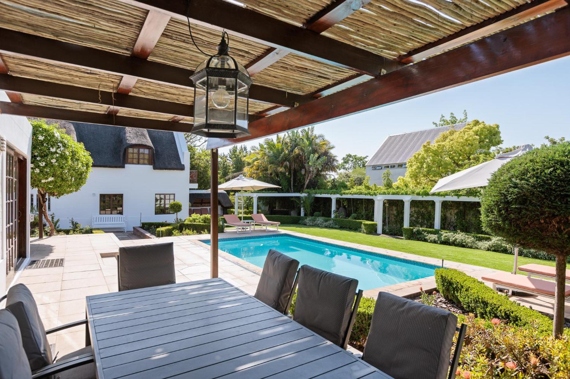 Die Rietdak - Reetdachhaus Mit Vier Schlafzimmern Cape Town Bagian luar foto