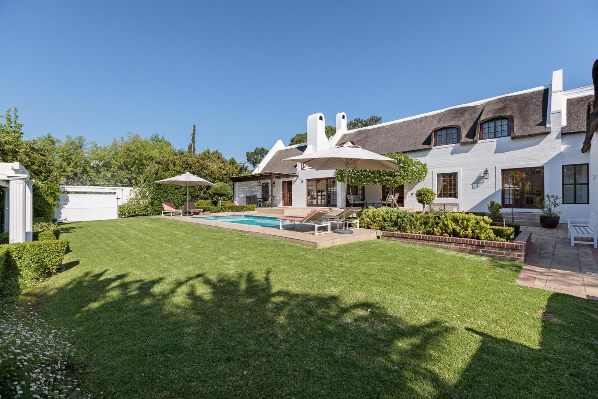 Die Rietdak - Reetdachhaus Mit Vier Schlafzimmern Cape Town Bagian luar foto