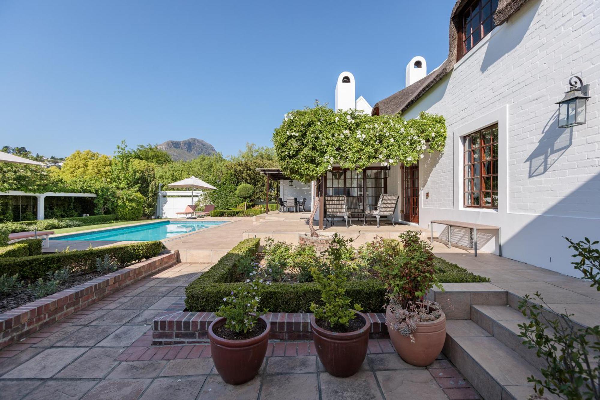 Die Rietdak - Reetdachhaus Mit Vier Schlafzimmern Cape Town Bagian luar foto