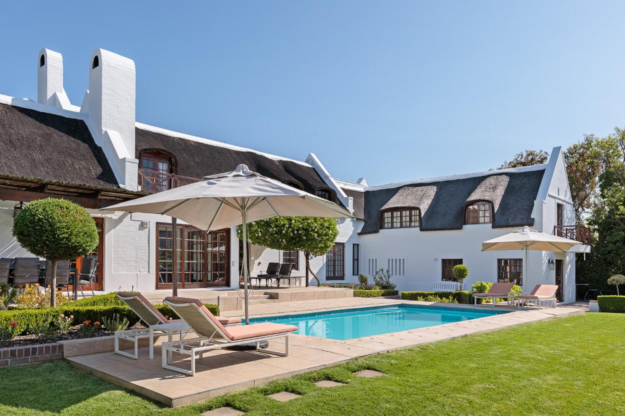 Die Rietdak - Reetdachhaus Mit Vier Schlafzimmern Cape Town Bagian luar foto