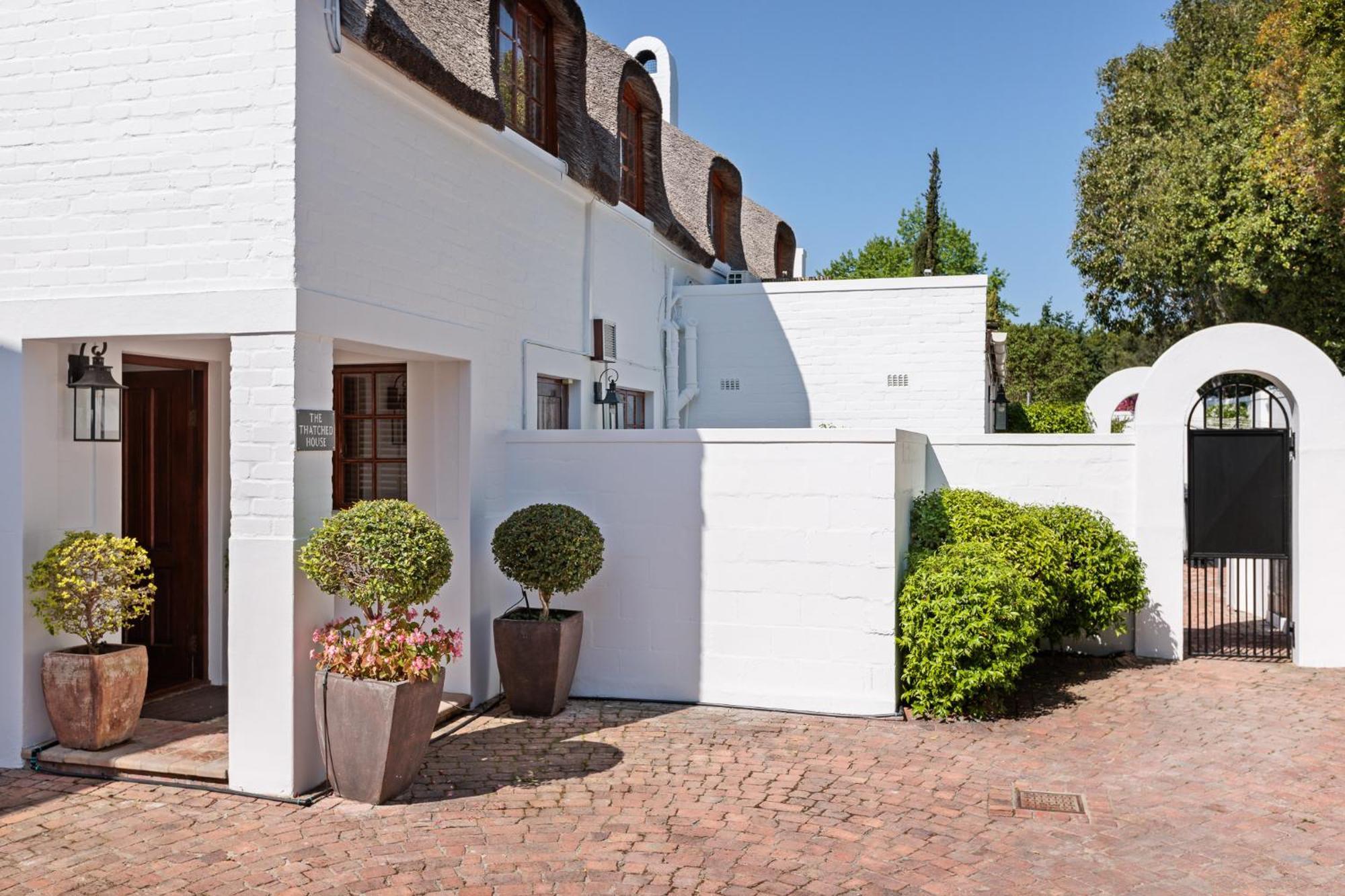 Die Rietdak - Reetdachhaus Mit Vier Schlafzimmern Cape Town Bagian luar foto