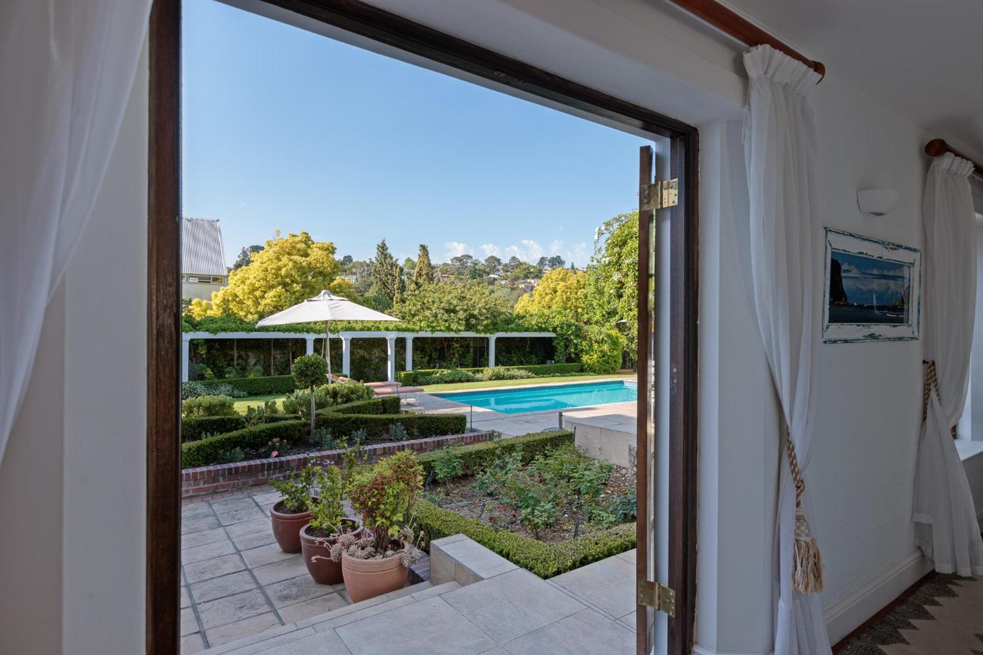 Die Rietdak - Reetdachhaus Mit Vier Schlafzimmern Cape Town Bagian luar foto
