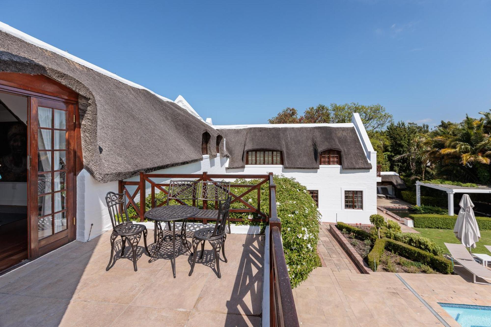 Die Rietdak - Reetdachhaus Mit Vier Schlafzimmern Cape Town Bagian luar foto