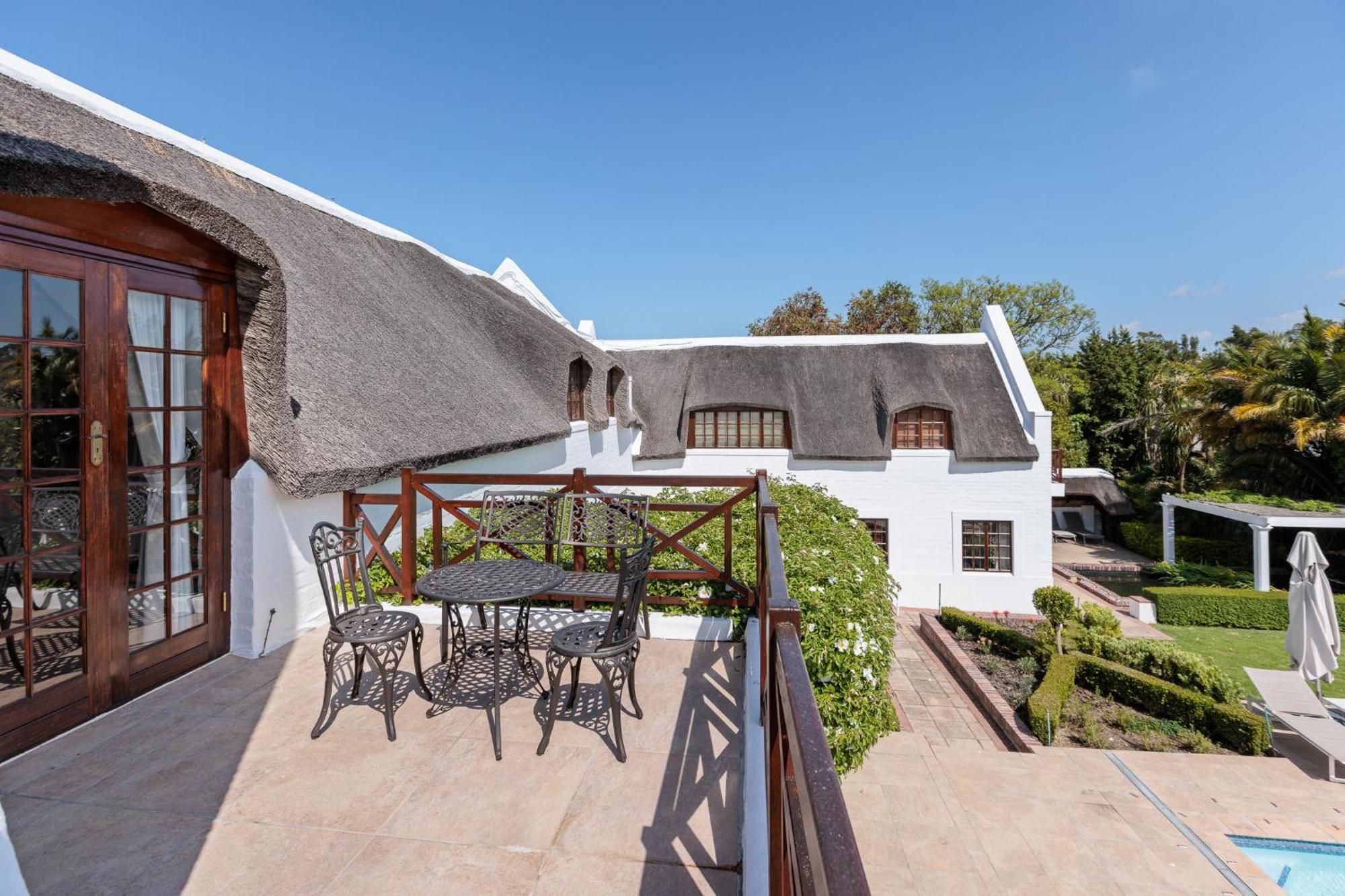 Die Rietdak - Reetdachhaus Mit Vier Schlafzimmern Cape Town Bagian luar foto