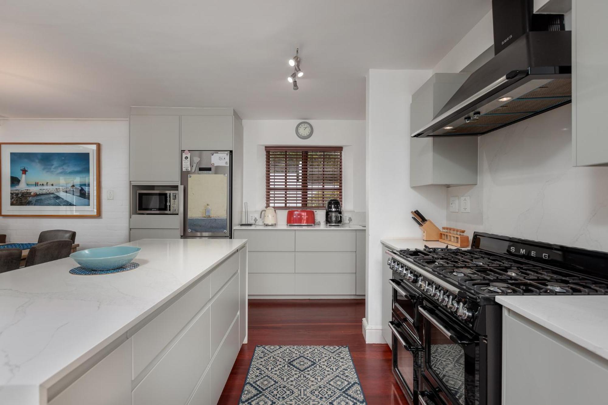 Die Rietdak - Reetdachhaus Mit Vier Schlafzimmern Cape Town Bagian luar foto